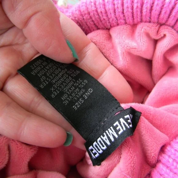 NWOT STEVE MADDEN Pink Lined Knit Pom Pom Beanie with Pearls - Picture 5 of 5